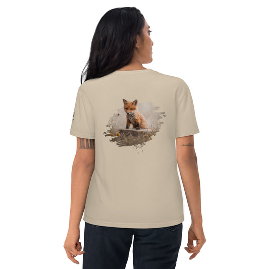 Woman wearing a sand-colored Novapuro organic eco t-shirt with a Fox wildlife print on the back by Jarno Virtanen. Sustainable Nordic apparel.