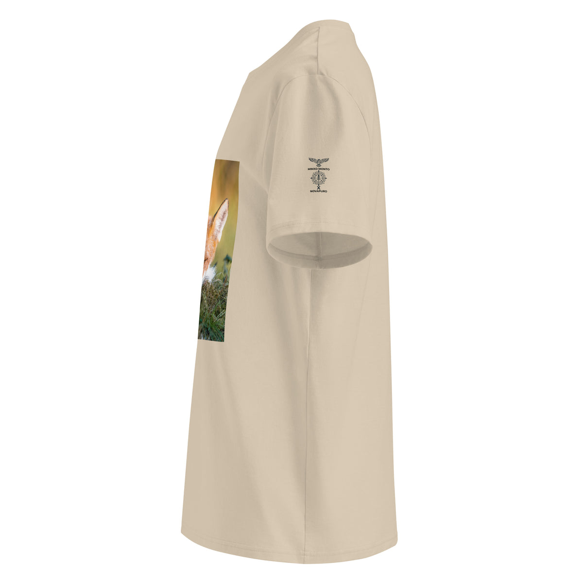 Front view of a person wearing the minimalist organic cotton t-shirt from the Mikko Monto x Novapuro collection.